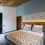 Villa Apartel Shayan